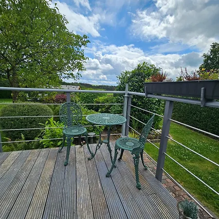 펜션 Wohlfuehloase In Der Eifel Mit Weitblick In Natur, Seenaehe, Poolnutzung, Minigolf, Tennis Und Vieles Mehr