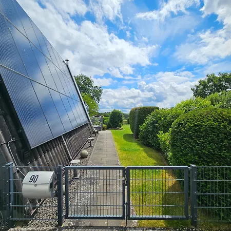 Wohlfuehloase In Der Eifel Mit Weitblick In Natur, Seenaehe, Poolnutzung, Minigolf, Tennis Und Vieles Mehr 펜션 블랑켄하임