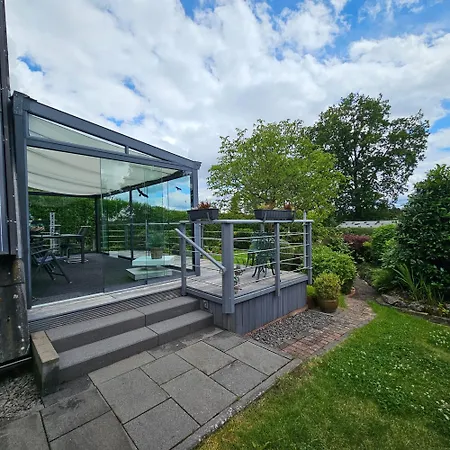 Wohlfuehloase In Der Eifel Mit Weitblick In Natur, Seenaehe, Poolnutzung, Minigolf, Tennis Und Vieles Mehr 블랑켄하임