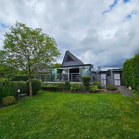 펜션 Wohlfuehloase In Der Eifel Mit Weitblick In Natur, Seenaehe, Poolnutzung, Minigolf, Tennis Und Vieles Mehr