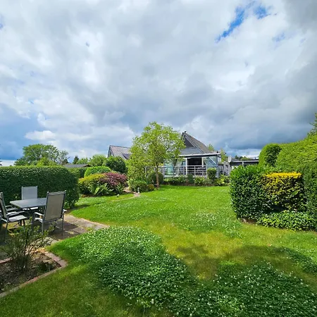 Wohlfuehloase In Der Eifel Mit Weitblick In Natur, Seenaehe, Poolnutzung, Minigolf, Tennis Und Vieles Mehr 펜션 *