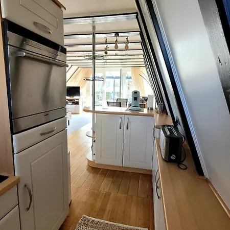 Wohlfuehloase In Der Eifel Mit Weitblick In Natur, Seenaehe, Poolnutzung, Minigolf, Tennis Und Vieles Mehr 펜션