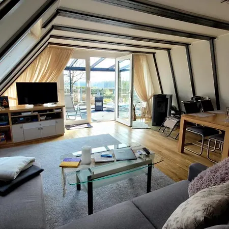 펜션 Wohlfuehloase In Der Eifel Mit Weitblick In Natur, Seenaehe, Poolnutzung, Minigolf, Tennis Und Vieles Mehr 블랑켄하임