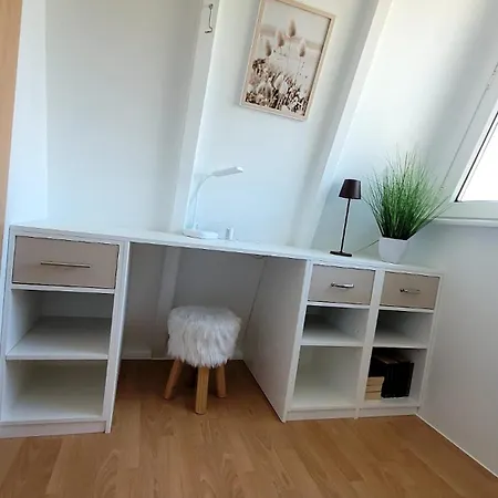 Wohlfuehloase In Der Eifel Mit Weitblick In Natur, Seenaehe, Poolnutzung, Minigolf, Tennis Und Vieles Mehr 펜션 *