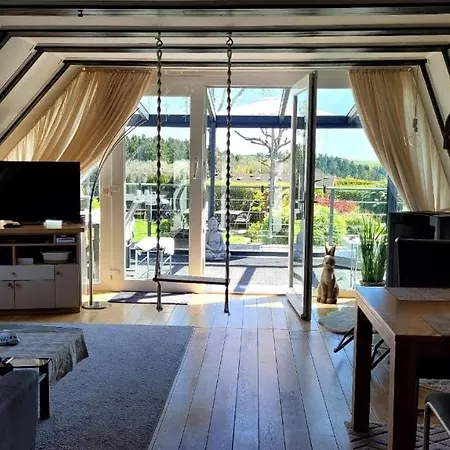 Wohlfuehloase In Der Eifel Mit Weitblick In Natur, Seenaehe, Poolnutzung, Minigolf, Tennis Und Vieles Mehr Feriehus