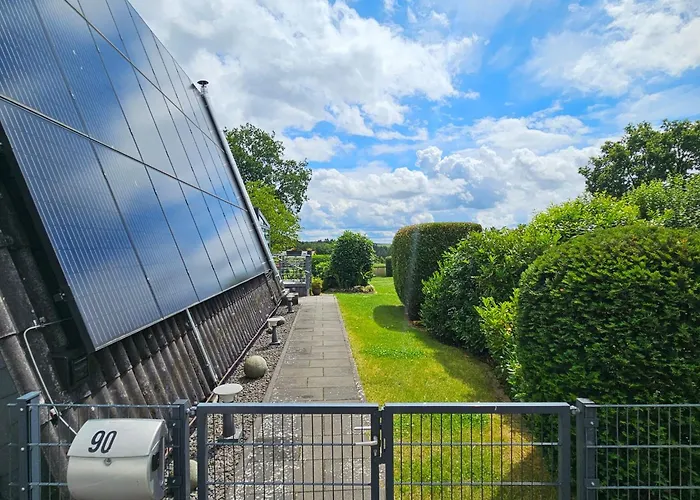 Wohlfuehloase In Der Eifel Mit Weitblick In Natur, Seenaehe, Poolnutzung, Minigolf, Tennis Und Vieles Mehr Casa vacanze Blankenheim (North Rhine-Westphalia)