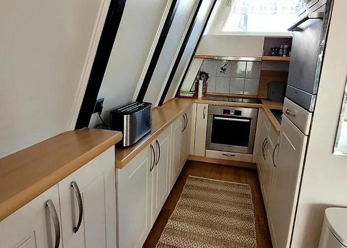 Casa vacanze Wohlfuehloase In Der Eifel Mit Weitblick In Natur, Seenaehe, Poolnutzung, Minigolf, Tennis Und Vieles Mehr Blankenheim (North Rhine-Westphalia)